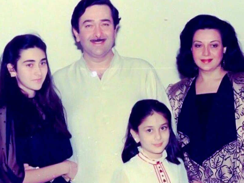 Throwback pic: Randhir Kapoor and Babita pose for a family picture with daughters Karisma and Kareena