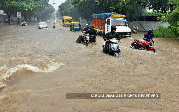 Floods wreak havoc in Chandigarh, throws life out of gear