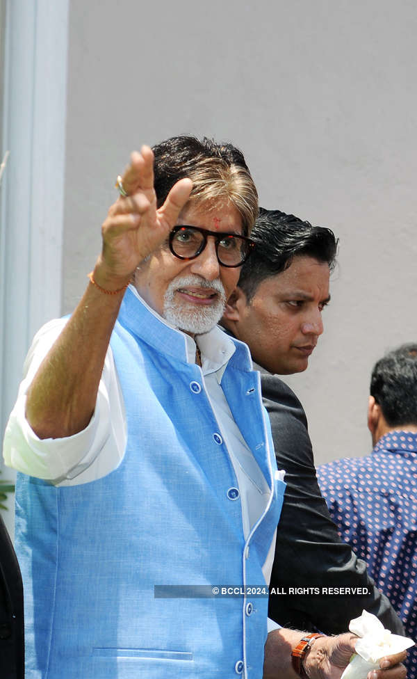 Amitabh Bachchan is back on KBC 9