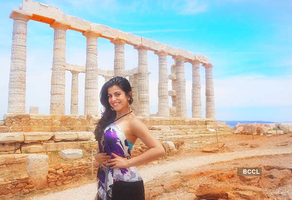 Bikini-clad Shenaz Treasury sets hearts racing with her vacation pictures