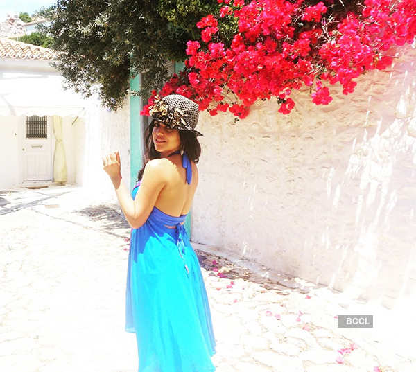 Bikini-clad Shenaz Treasury sets hearts racing with her vacation pictures