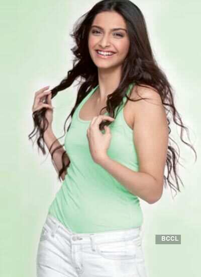 Sonam Kapoor hot photos