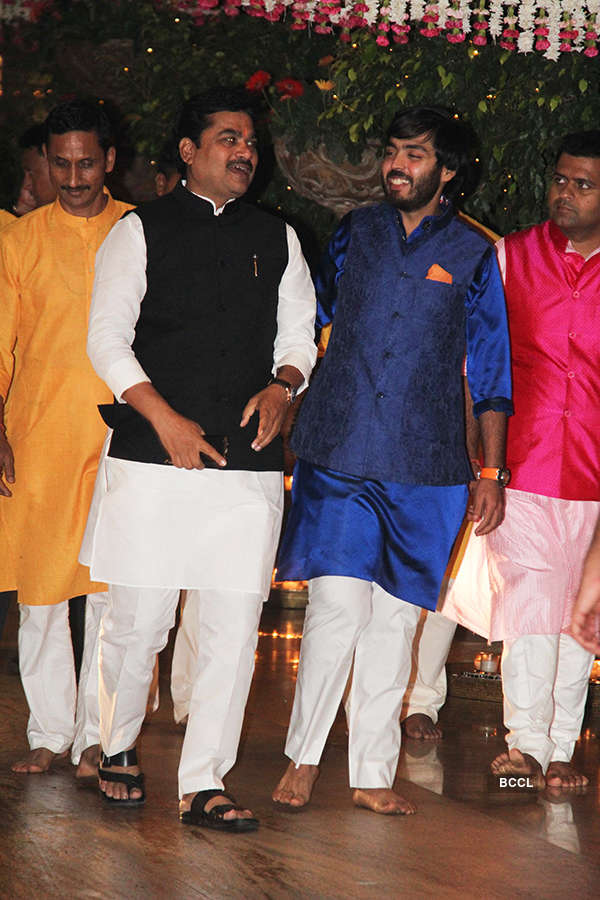 Bollywood celebrities shine at Mukesh Ambani's Ganesh Chaturthi celebrations