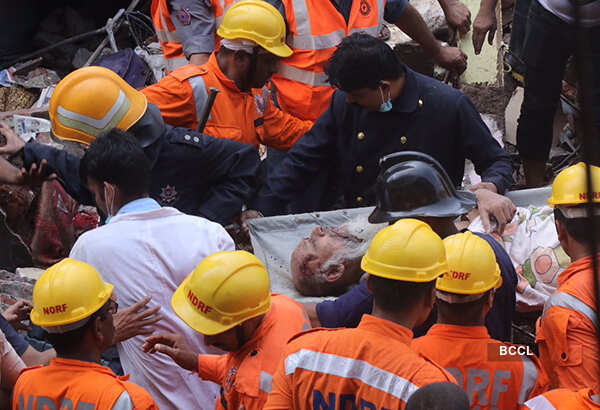 Six dead as building collapses in Mumbai