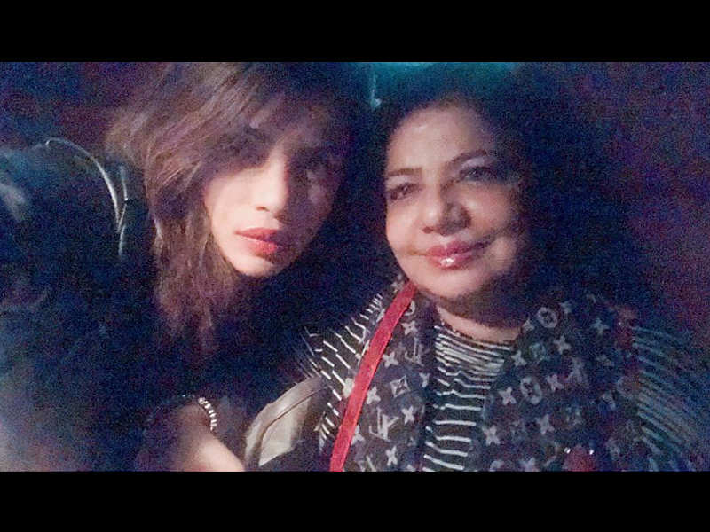 Priyanka Chopra flies off to Toronto with mother for the screening of their film ‘Pahuna’ at TIFF