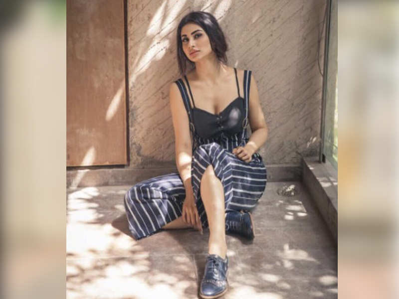 Mouni Roy calls herself a ‘sorceress straggler’ in her new Instagram