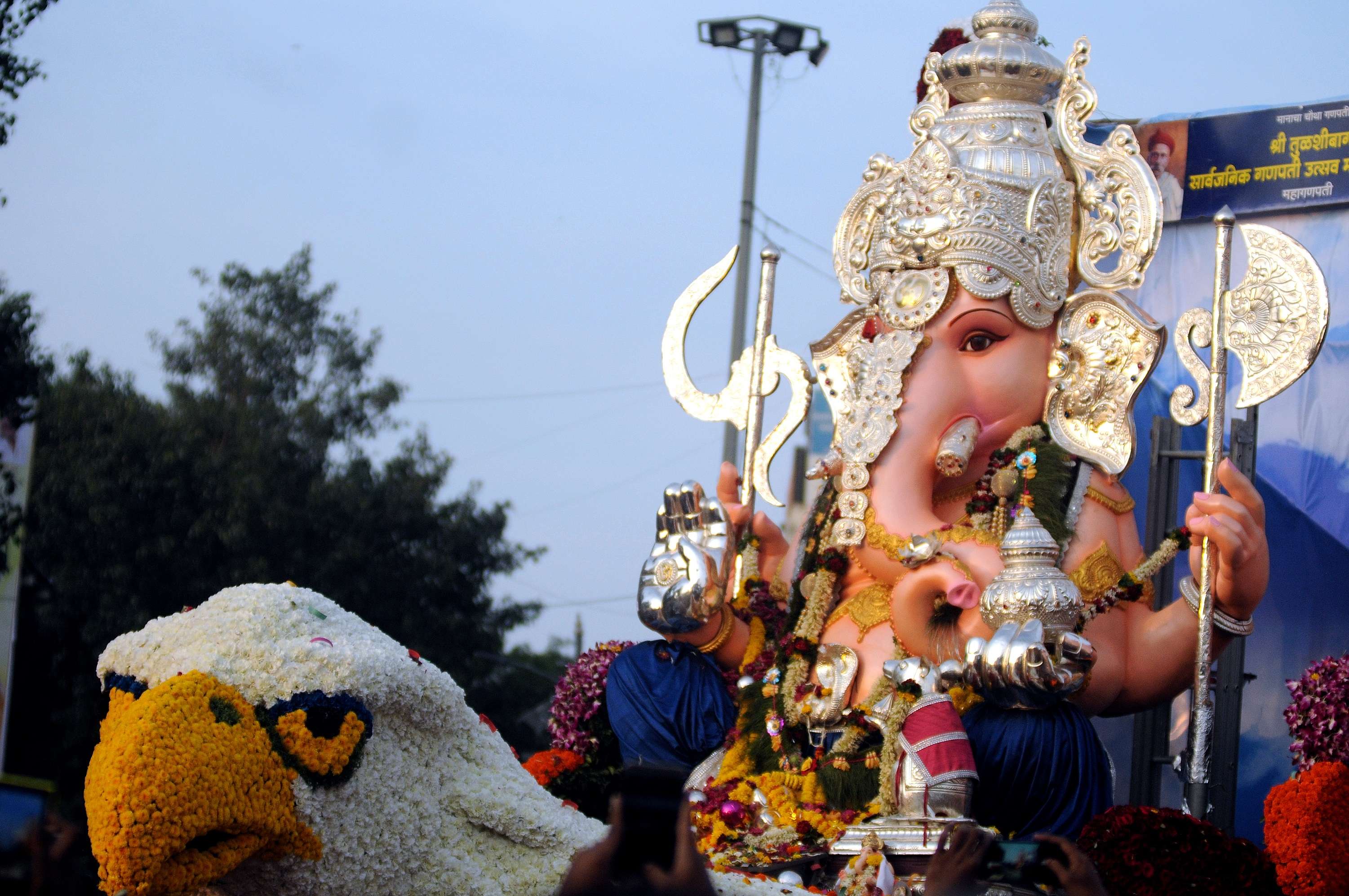 Ganesh Visarjan 2017 From Manache Ganpati To Other Pandals Vibrant Immersion Processions