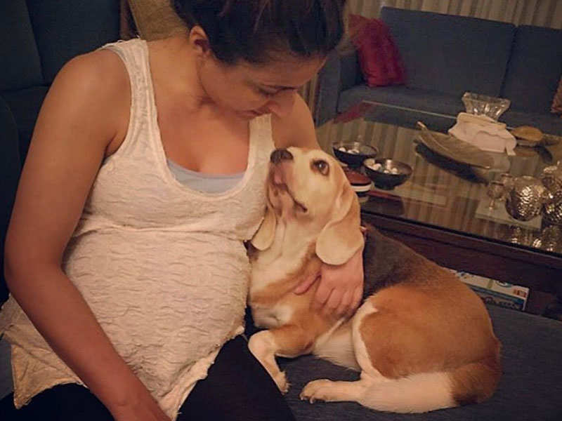 Soha Ali Khan spends some cuddle time with her true love