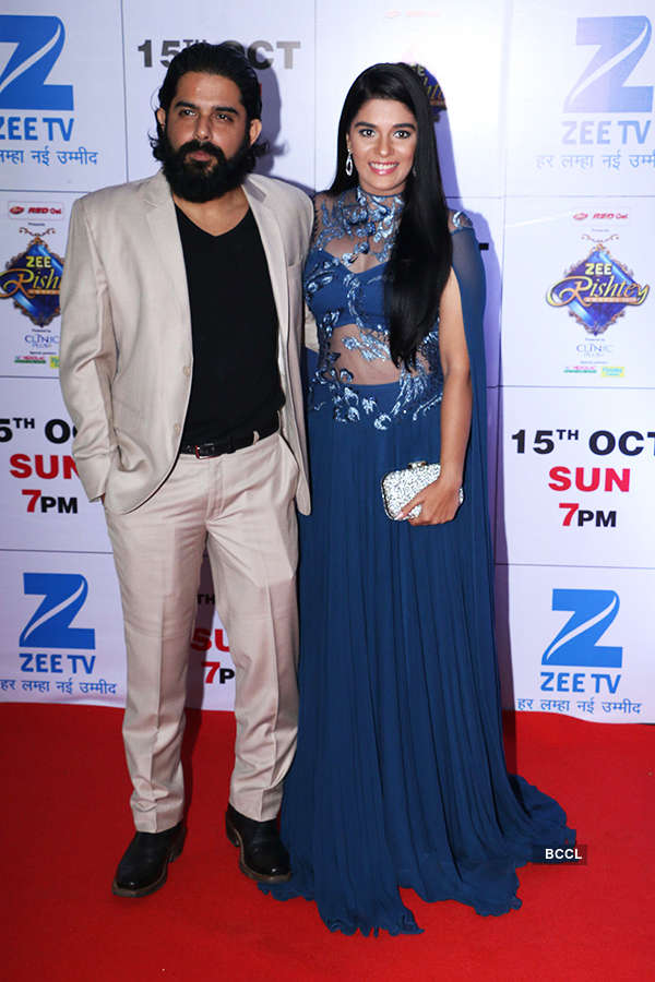 Celebs shine at Zee Rishtey Awards 2017