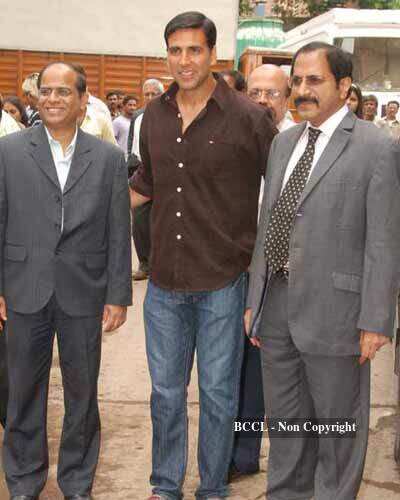 Akki @ press meet Pics | Akki @ press meet Photos | Akki @ press meet ...