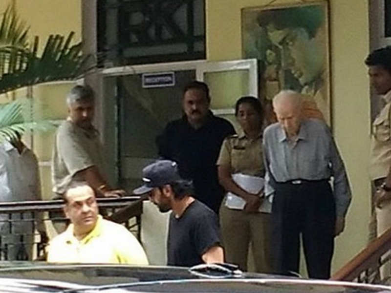 Ranbir Kapoor Dons His Favourite All-Black Look For A Surprise Visit To A  Theater In