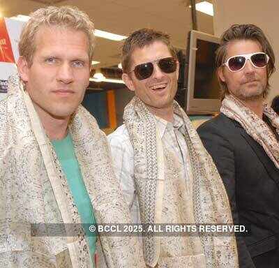 Three Member Band in city