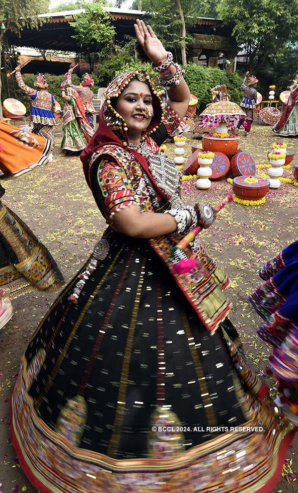 Dancers rehearse Garba ahead of Navratri