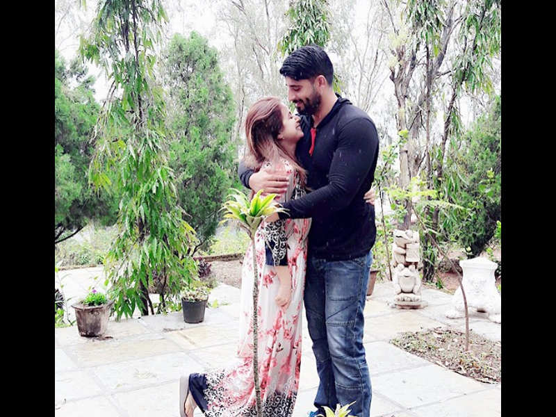 Urmila Matondkar Shares An Adorable Picture With Her Hubby Mohsin Akhtar Mir One of the most pop. her hubby mohsin akhtar mir