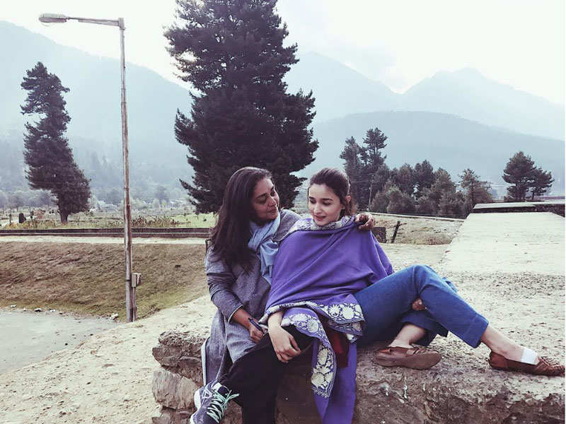 Alia Bhatt shares a lovely picture with ‘Raazi’ director Meghna Gulzar from Kashmir