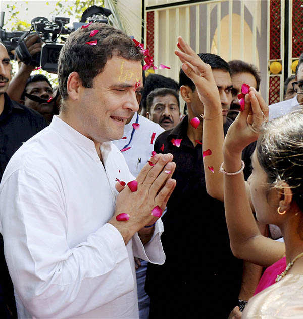Rahul Gandhi kick-starts Gujarat election campaign