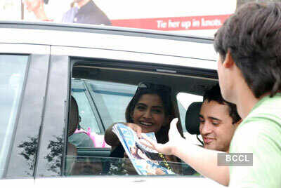 Sonam spotted with Imran