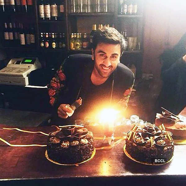 Ranbir Kapoor Birthday Pics: Ranbir Kapoor Rings In 35th Birthday With ...