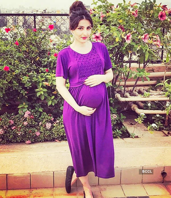 Soha Ali Khan's little daughter Inaaya's yoga pose will make you go ‘aww’!