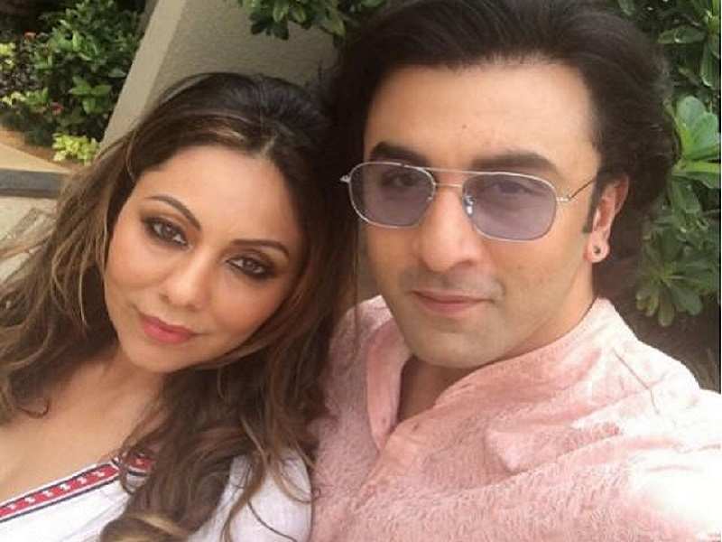 Pic: Ranbir Kapoor enjoys his downtime with Gauri Khan at her store