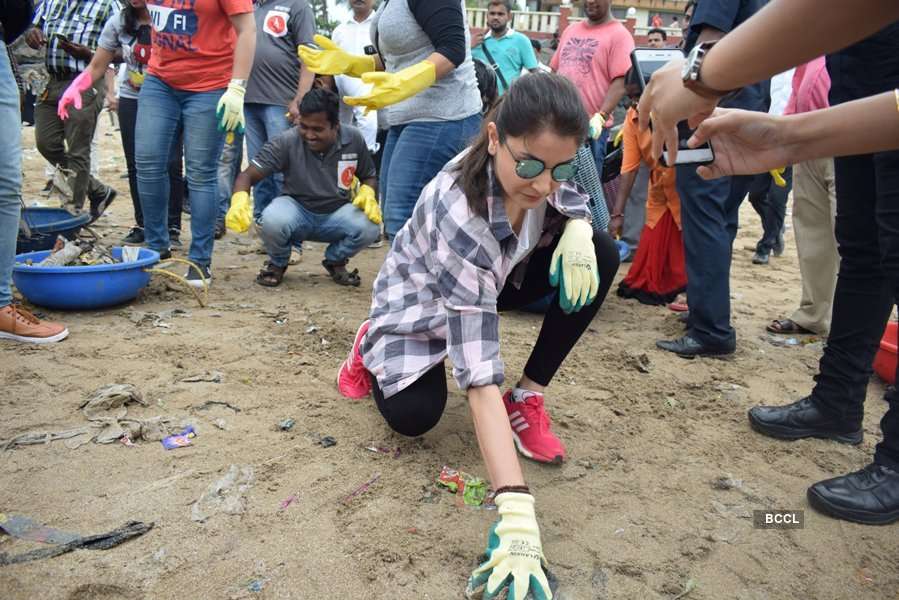 Anushka Sharma participates in clean up drive