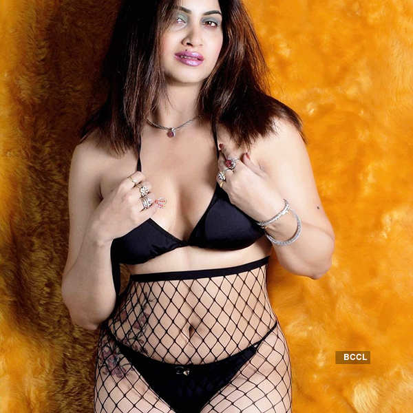 Bigg Boss 11 contestant Arshi Khan alleges sexual harassment against a priest