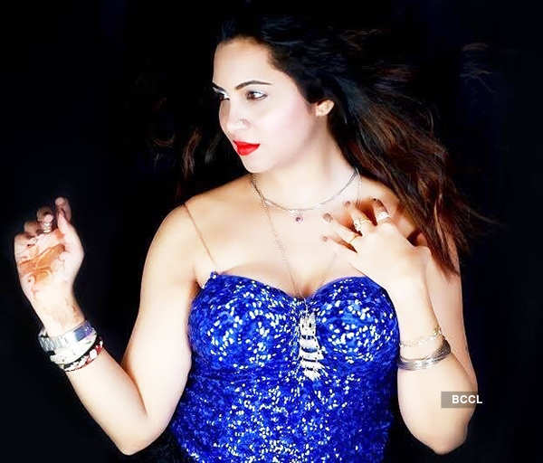 Bigg Boss 11 contestant Arshi Khan alleges sexual harassment against a priest