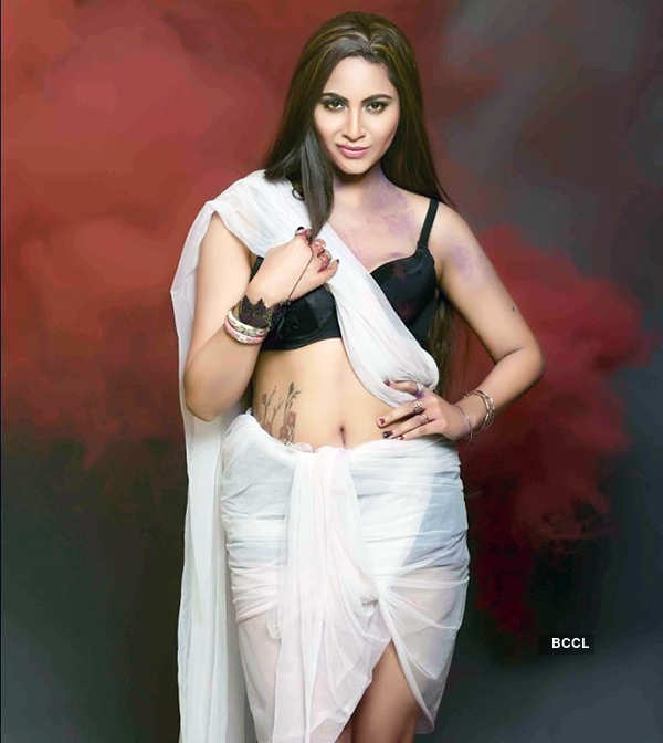 Bigg Boss 11 contestant Arshi Khan alleges sexual harassment against a priest