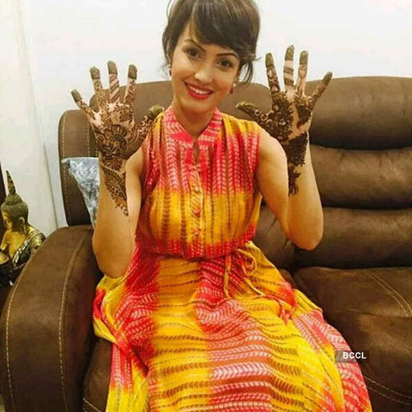 Nisha Rawal flaunts her mehndi