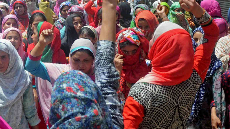 Now Kashmir Clerics Issue Bizarre Fatwa Against Muslim Women