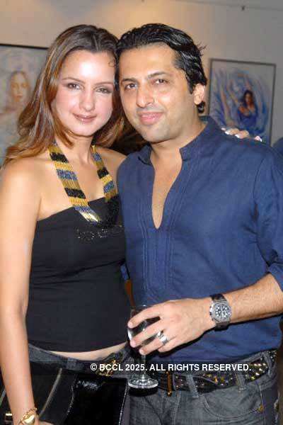 Celebs @ Nawaz's art exhibition