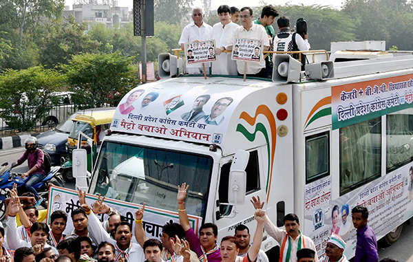 Protest against Delhi Metro fare hike intensifies in capital