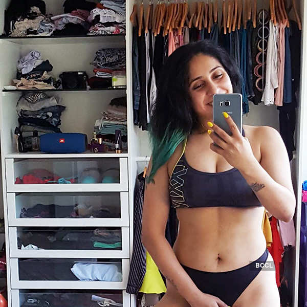 Singing sensation Neha Bhasin’s vacation pictures will make you hit the beach!