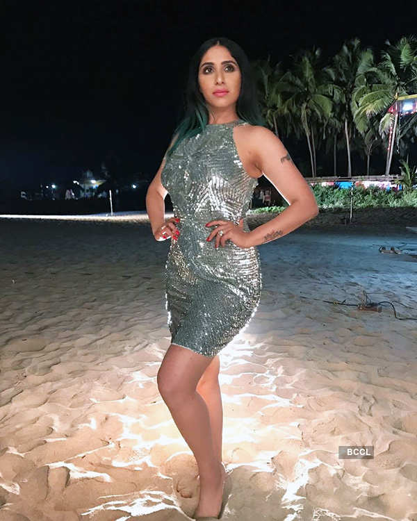 Singing sensation Neha Bhasin’s vacation pictures will make you hit the beach!