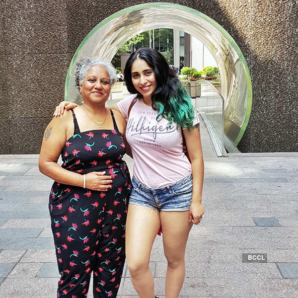 Singing sensation Neha Bhasin’s vacation pictures will make you hit the beach!