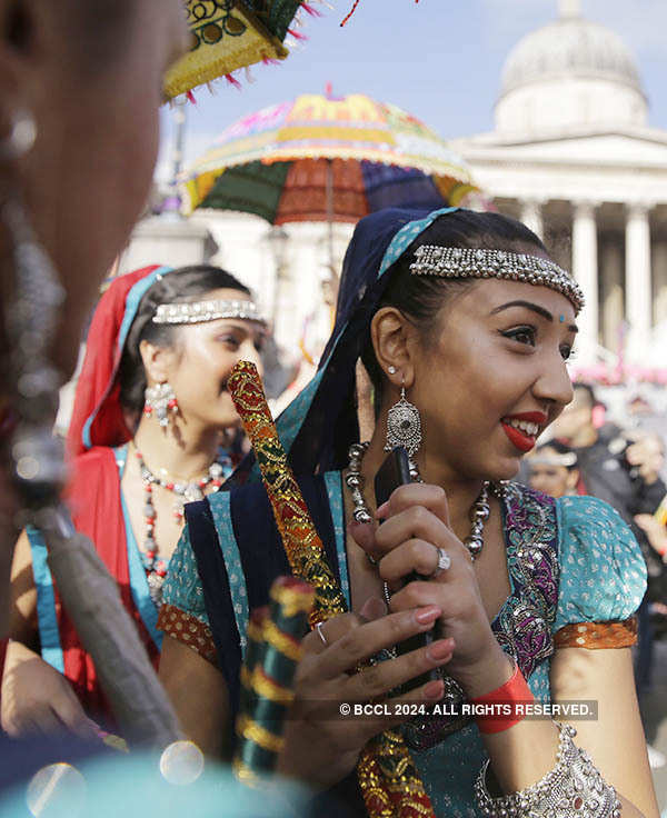 25 Amazing photos from London Diwali Festival