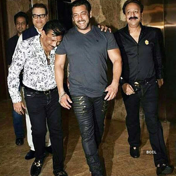 Salman Khan & other B-town biggies at Ramesh Taurani’s lavish Diwali party