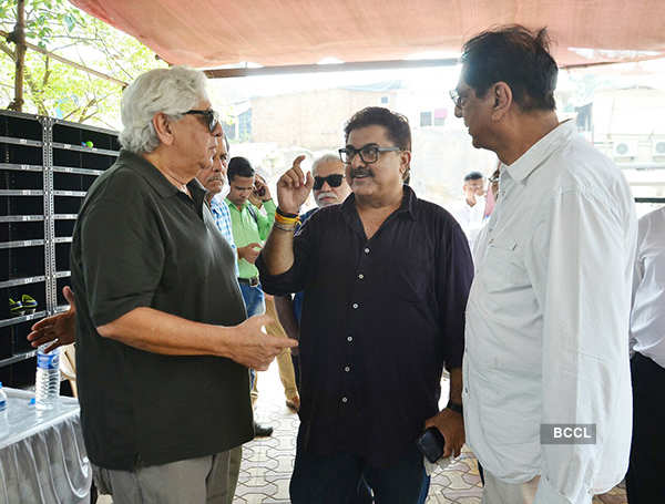 Director Lekh Tandon's prayer meet