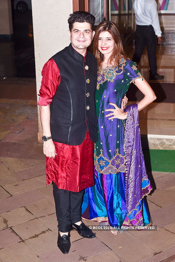Sanjay Dutt celebrates Diwali with family & B-town friends