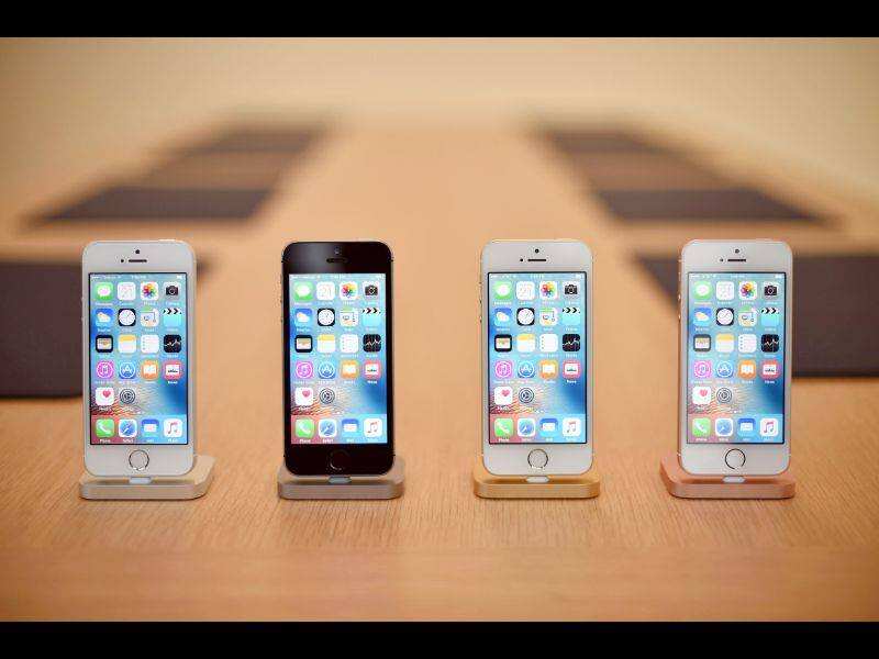 Apple iPhone SE: Has same specifications as iPhone 6S, runs on the newest iOS version