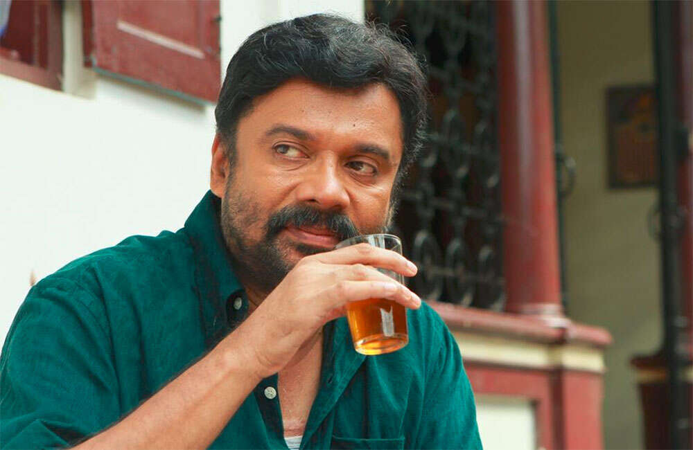 A still from Aalroopangal