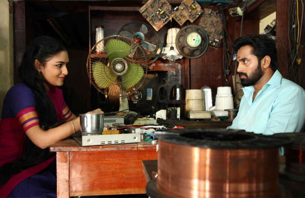 A still from Oru Murai Vandu Paarthaya