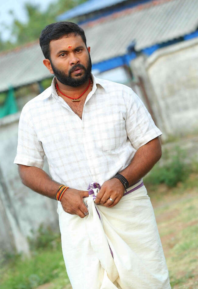 A still from Oru Murai Vandu Paarthaya