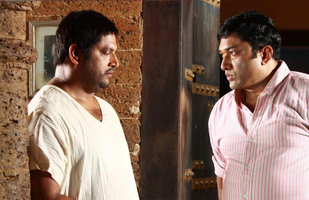 A still from Poyi Maranju Parayathe