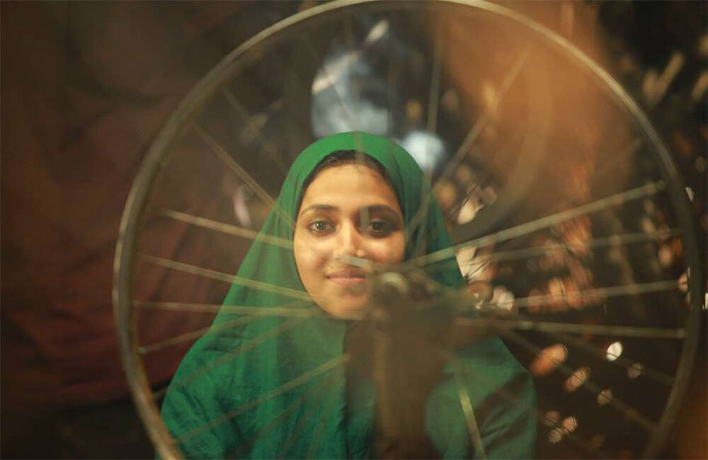 A still from Nawal Enna Jewel