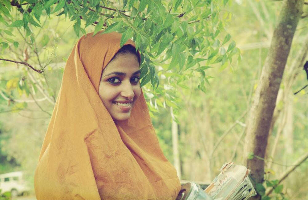 A still from Nawal Enna Jewel