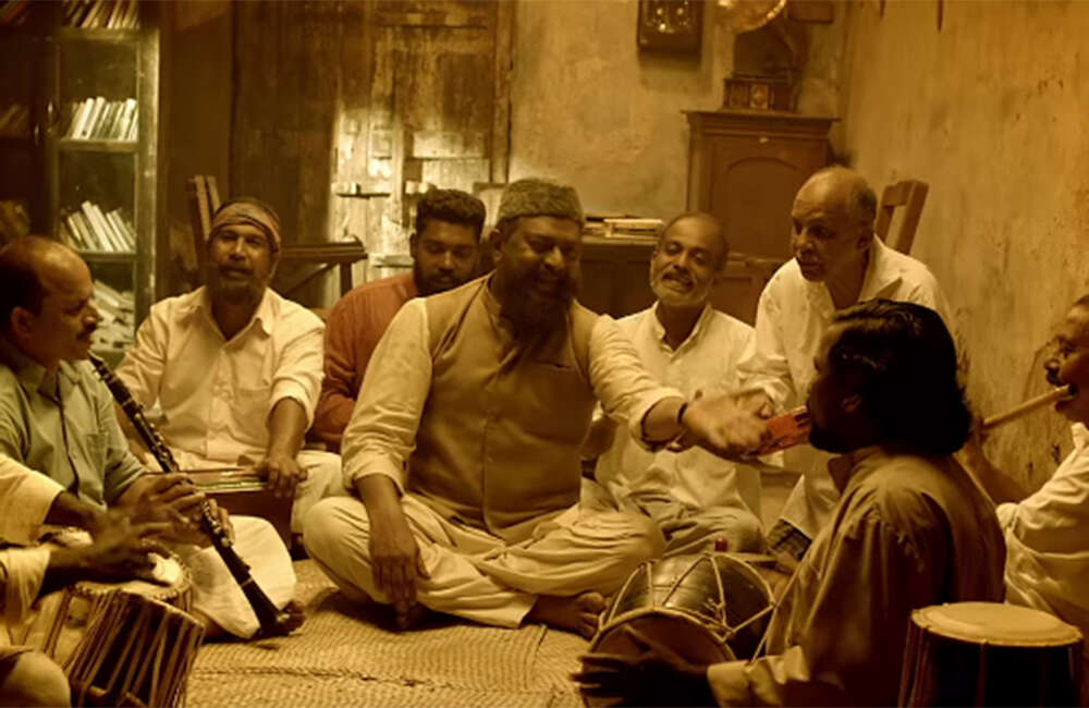 A still from Kappiri Thuruthu