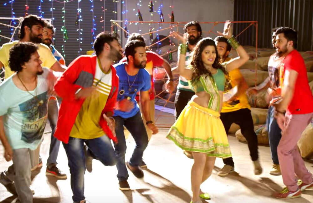 A still from Paulettante Veedu