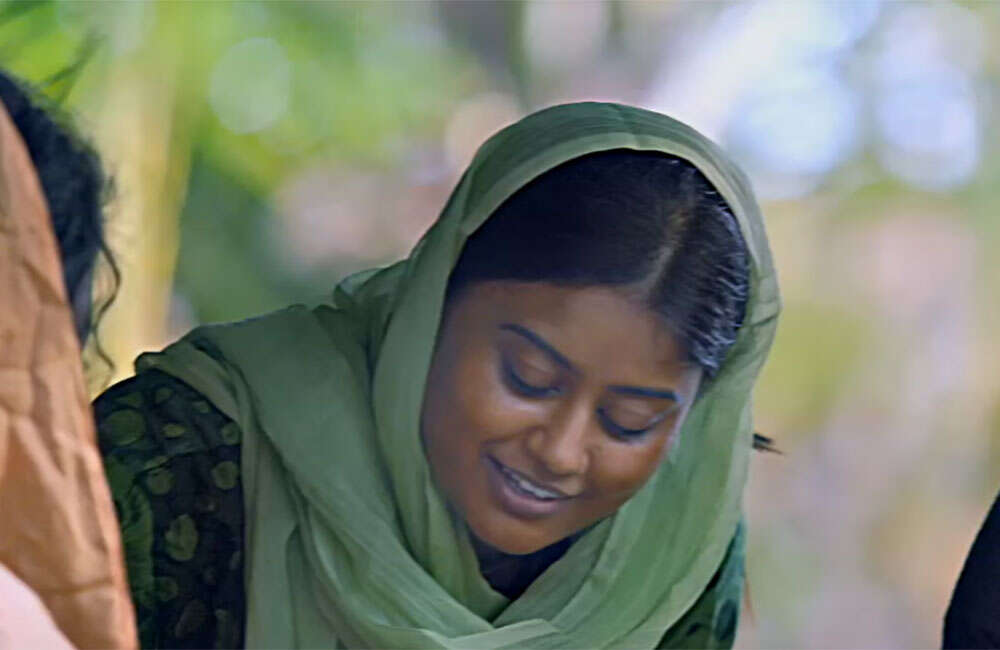 A still from Pareeth Pandari
