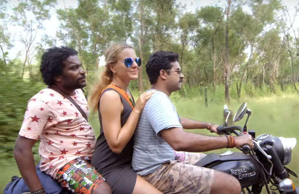 A still from Ayal Jeevichiruppundu